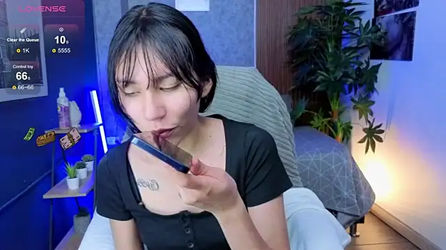 Snapshot of Miaa_Lee7 chatting on May 2026 08:27:01 PM Miaa Lee7 online show from May 2026 08:27:01 PM
