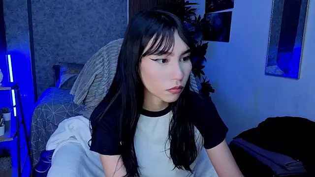 Snapshot of Miaa_Lee7 chatting on May 2026 08:17:01 PM Miaa Lee7 online show from May 2026 08:17:01 PM
