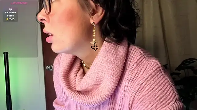 Snapshot of sophia_dumont chatting on March 2025 02:34:01 AM sophia dumont online show from March 2025 02:34:01 AM