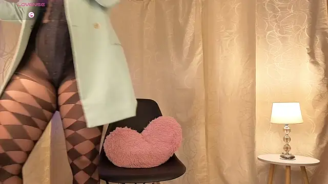 Snapshot of sophia_dumont chatting on October 2025 12:44:02 AM sophia dumont online show from October 2025 12:44:02 AM