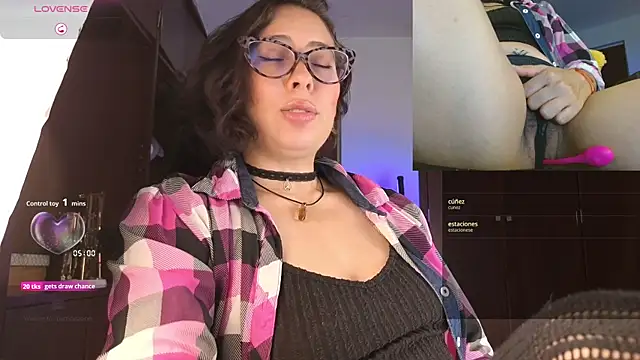 Snapshot of sophia_dumont chatting on November 2025 11:09:01 PM sophia dumont online show from November 2025 11:09:01 PM