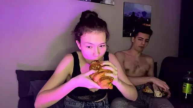 Snapshot of Tw1nFlame chatting on March 2025 06:16:02 AM Tw1nFlame online show from March 2025 06:16:02 AM