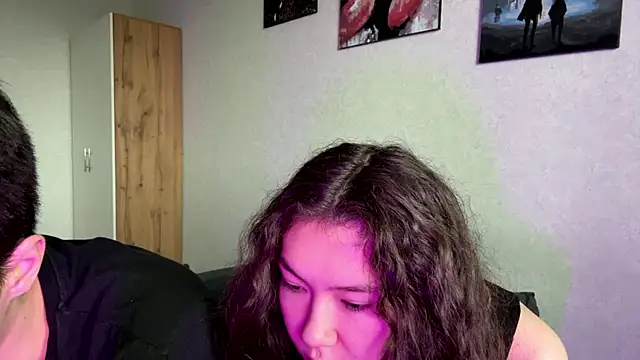 Snapshot of Tw1nFlame chatting on November 2025 10:26:01 AM Tw1nFlame online show from November 2025 10:26:01 AM