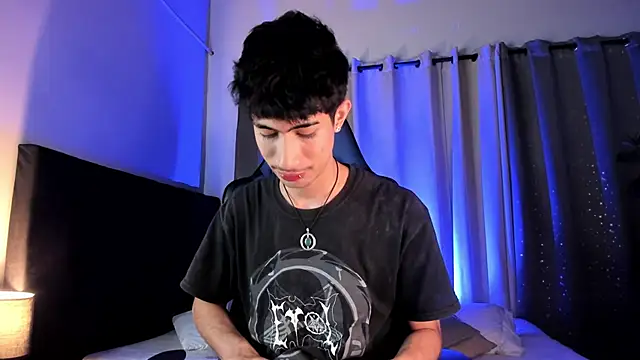 NovaaWheler online show from October 2025 07:42:02 PM