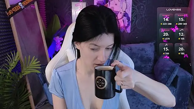 roxy riot  online show from November 2025 01:27:02 AM