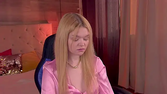 AdeleCartier online show from February 2025 05:23:02 AM