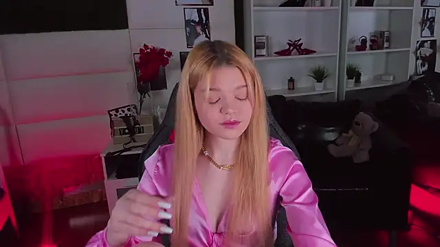 AdeleCartier online show from February 2025 02:36:02 AM