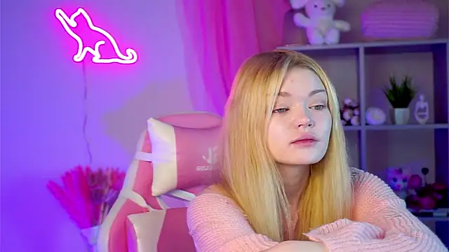 AdeleCartier online show from March 2025 02:37:02 AM