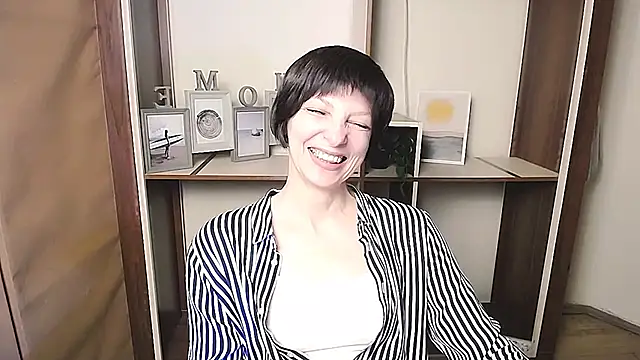  AngeliaFlow  online show from February 2026 10:16:01 AM