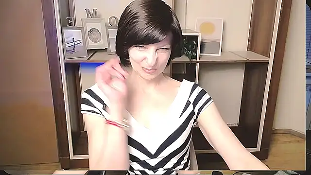  AngeliaFlow  online show from May 2026 08:20:01 AM