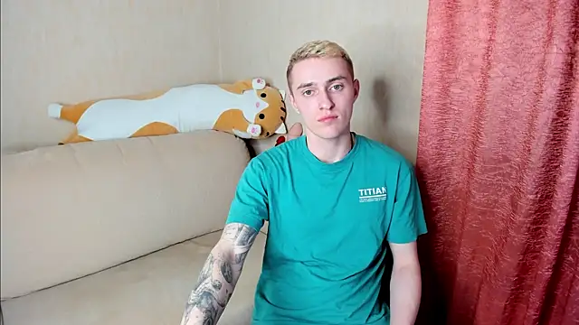 Snapshot of crazybottom99 chatting on March 2025 06:12:01 PM crazybottom99 online show from March 2025 06:12:01 PM