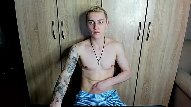 Snapshot of crazybottom99 chatting on March 2025 07:15:02 PM crazybottom99 online show from March 2025 07:15:02 PM