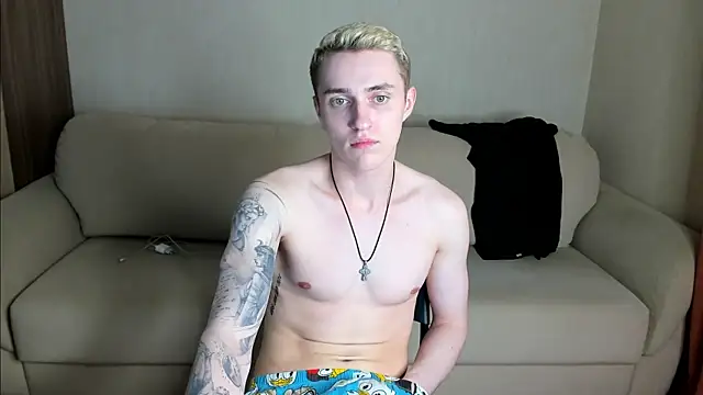 Snapshot of crazybottom99 chatting on March 2025 06:31:01 PM crazybottom99 online show from March 2025 06:31:01 PM