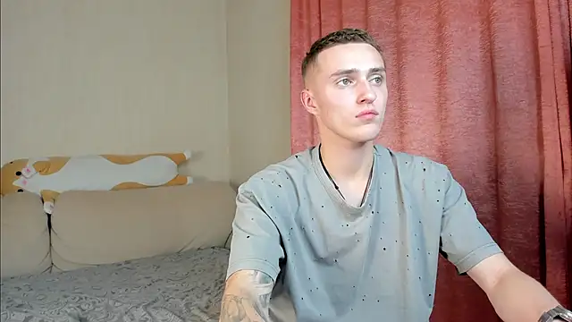 Snapshot of crazybottom99 chatting on October 2025 06:21:01 PM crazybottom99 online show from October 2025 06:21:01 PM