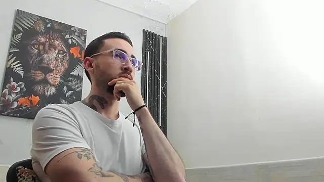 Luke davis01 online show from February 2025 01:28:01 PM