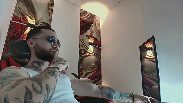 Luke davis01 online show from December 2025 01:37:02 PM