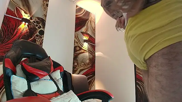 Luke davis01 online show from February 2026 01:15:02 PM