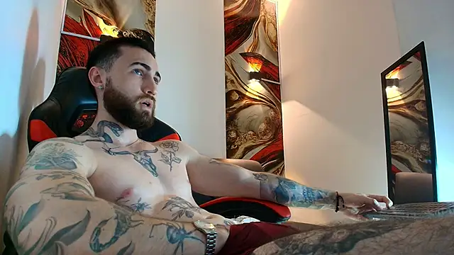 Luke davis01 online show from May 2026 04:04:02 PM