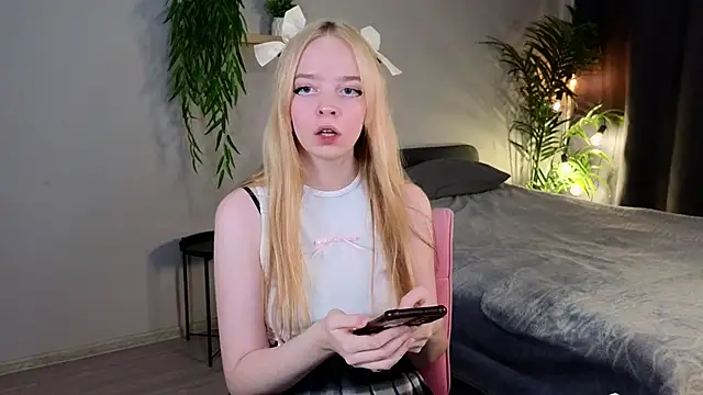 Bellla Murrr online show from March 2025 09:32:02 PM