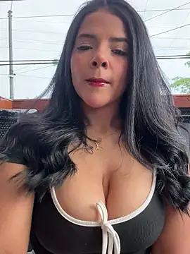 Snapshot of HannahFiore chatting on February 2025 10:15:01 PM HannahFiore online show from February 2025 10:15:01 PM