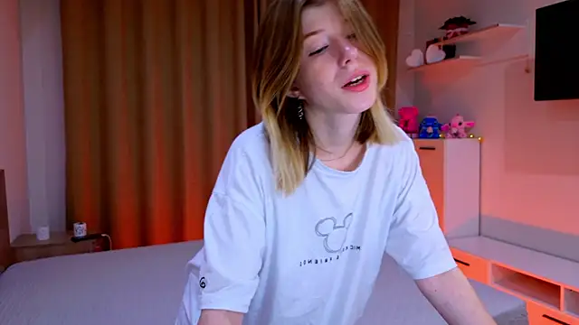 Snapshot of Bella_amory chatting on November 2025 02:54:01 PM Bella amory online show from November 2025 02:54:01 PM