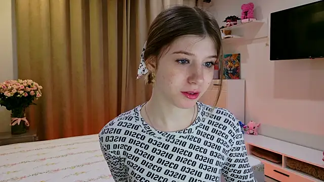 Snapshot of Bella_amory chatting on March 2026 04:31:01 PM Bella amory online show from March 2026 04:31:01 PM