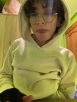 stormmart18 online show from February 2025 10:22:02 PM