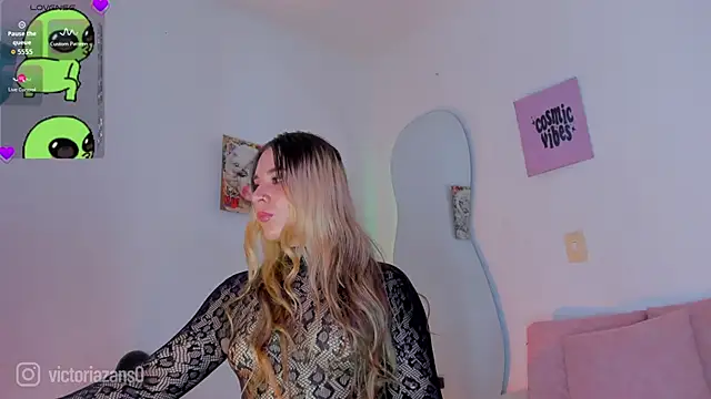 Vickyallien online show from May 2026 03:39:01 PM