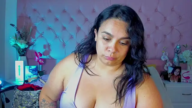 KourtneyEvans online show from November 2025 05:02:01 PM