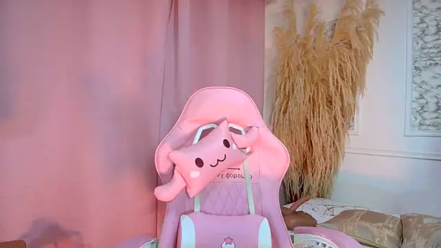 Snapshot of Danella_houston chatting on April 2026 08:06:02 PM Danella houston online show from April 2026 08:06:02 PM