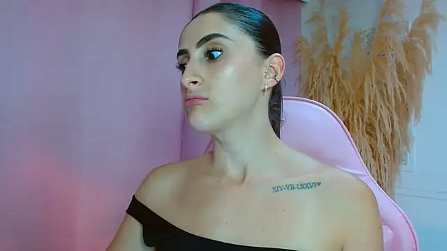 Snapshot of Danella_houston chatting on April 2026 08:02:02 PM Danella houston online show from April 2026 08:02:02 PM