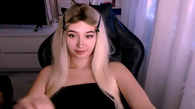 beauty blonde online show from October 2025 01:06:01 AM