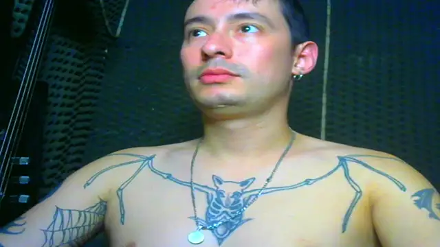 Snapshot of vampireathome chatting on March 2025 05:00:02 AM vampireathome online show from March 2025 05:00:02 AM