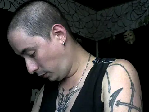 Snapshot of vampireathome chatting on January 2026 07:03:01 AM vampireathome online show from January 2026 07:03:01 AM