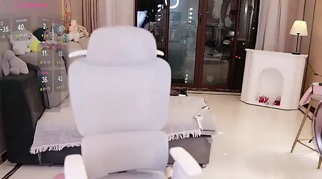 Snapshot of Moonccoi chatting on February 2025 05:19:02 PM Moonccoi online show from February 2025 05:19:02 PM