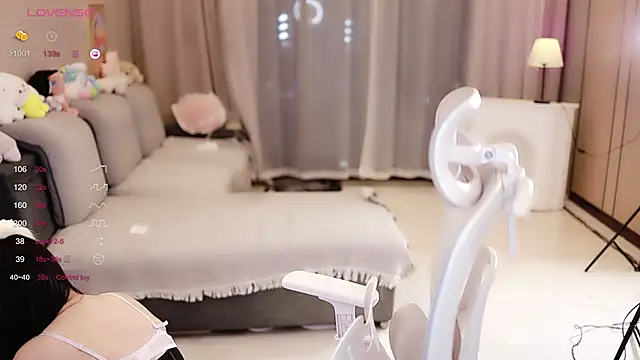 Snapshot of Moonccoi chatting on February 2025 09:17:01 PM Moonccoi online show from February 2025 09:17:01 PM