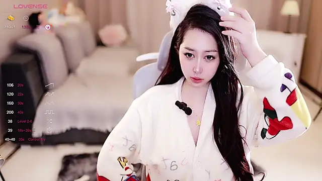 Snapshot of Moonccoi chatting on February 2025 04:18:02 AM Moonccoi online show from February 2025 04:18:02 AM