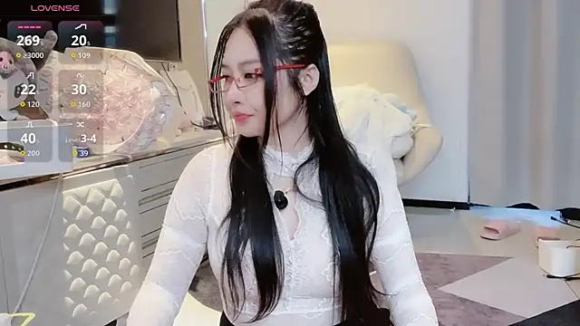 Snapshot of Moonccoi chatting on October 2025 11:12:02 PM Moonccoi online show from October 2025 11:12:02 PM