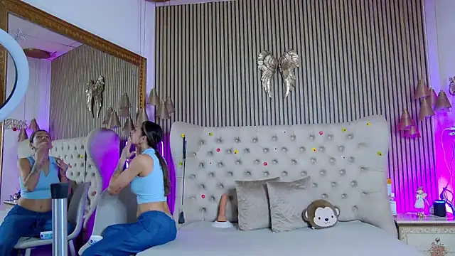 PlayfulShow online show from April 2026 12:49:01 PM