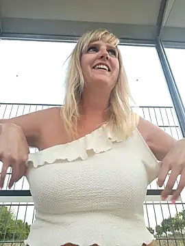 Sexybiene969 online show from September 2025 04:20:01 PM