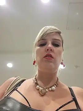 Sexybiene969 online show from October 2025 04:00:01 PM