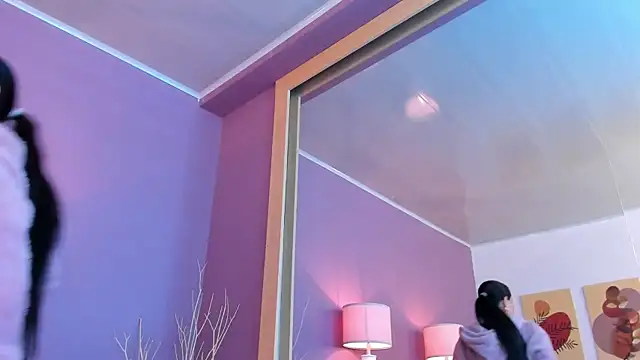 scarlet edwars online show from February 2025 12:05:02 PM