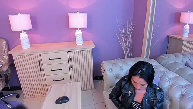 scarlet edwars online show from February 2025 11:24:02 AM