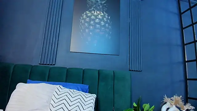 scarlet edwars online show from April 2026 06:55:02 PM