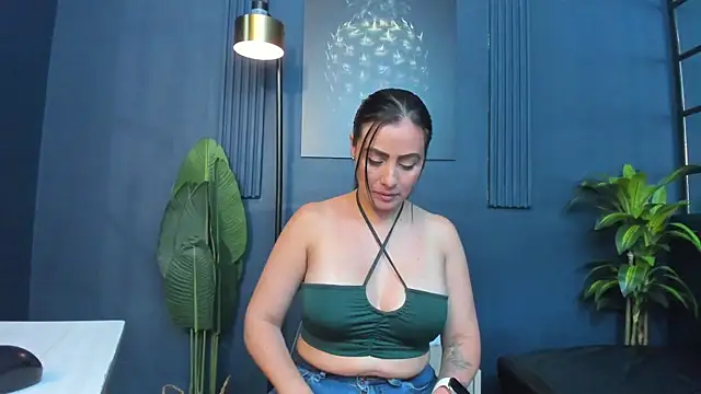 scarlet edwars online show from June 2026 08:03:01 PM