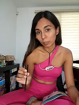 Snapshot of Alicee10 chatting on November 2025 05:26:01 PM Alicee10 online show from November 2025 05:26:01 PM