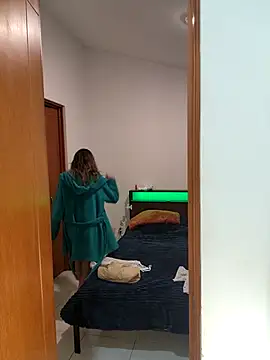 Snapshot of Alicee10 chatting on January 2026 04:00:01 PM Alicee10 online show from January 2026 04:00:01 PM