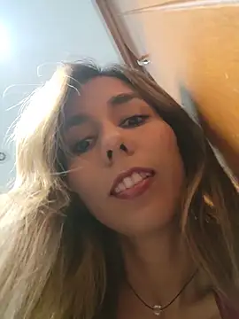 Snapshot of Alicee10 chatting on February 2026 06:14:01 PM Alicee10 online show from February 2026 06:14:01 PM