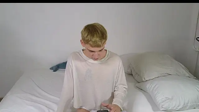 Snapshot of Julian_wins chatting on February 2026 04:54:02 PM Julian wins online show from February 2026 04:54:02 PM