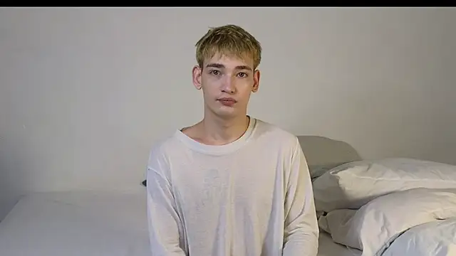 Snapshot of Julian_wins chatting on February 2026 11:30:02 PM Julian wins online show from February 2026 11:30:02 PM